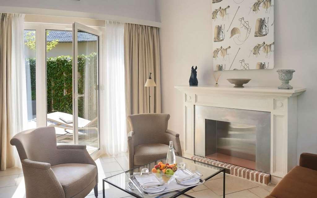 Les Manoirs De Tourgeville Hotel 4*
