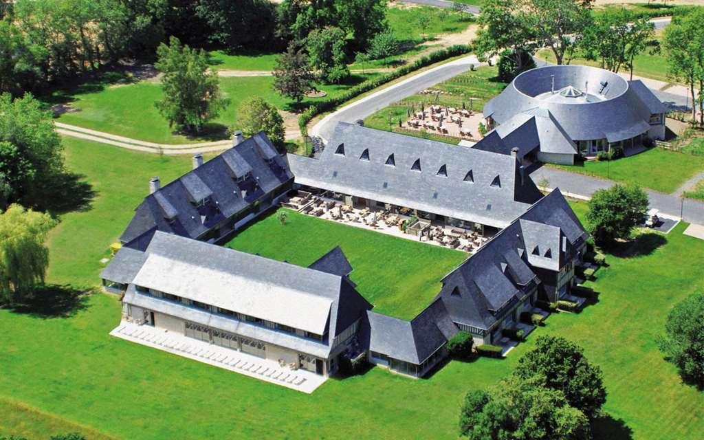 Les Manoirs De Tourgeville Hotel 4*