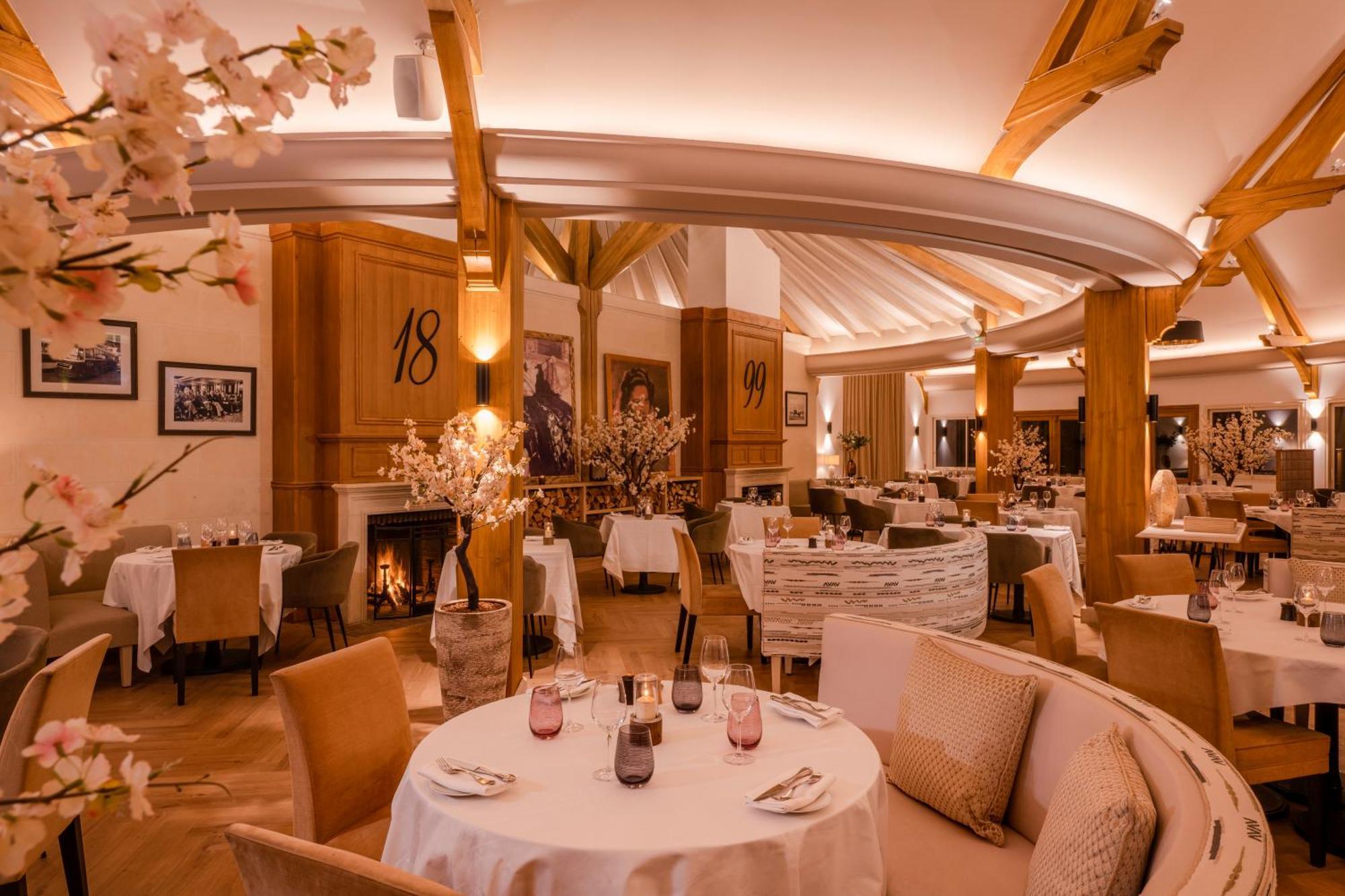 Hotel Les Manoirs De Tourgeville 4*
